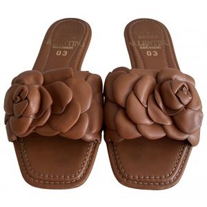 Valentino Garavani Atelier slides